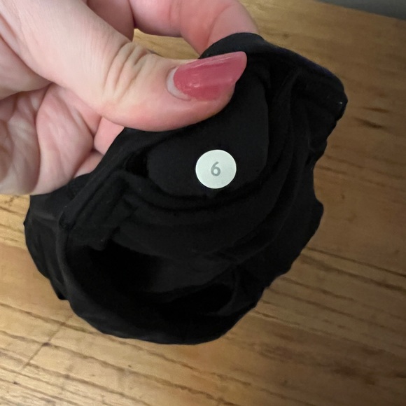 Lululemon Speed up low rise lined short - Picture 7 of 9